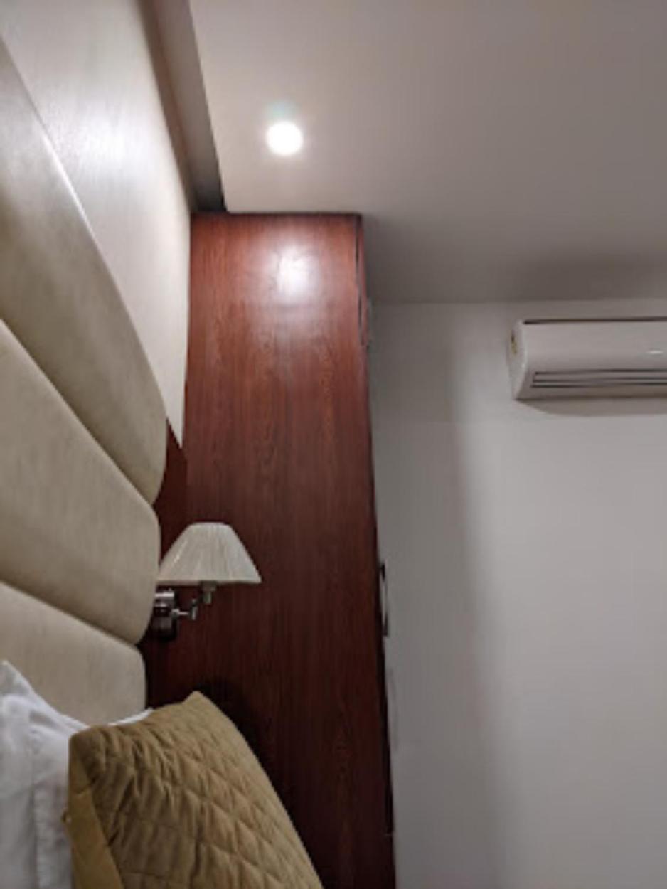 Hotel Punjab , Saharanpur Bagian luar foto