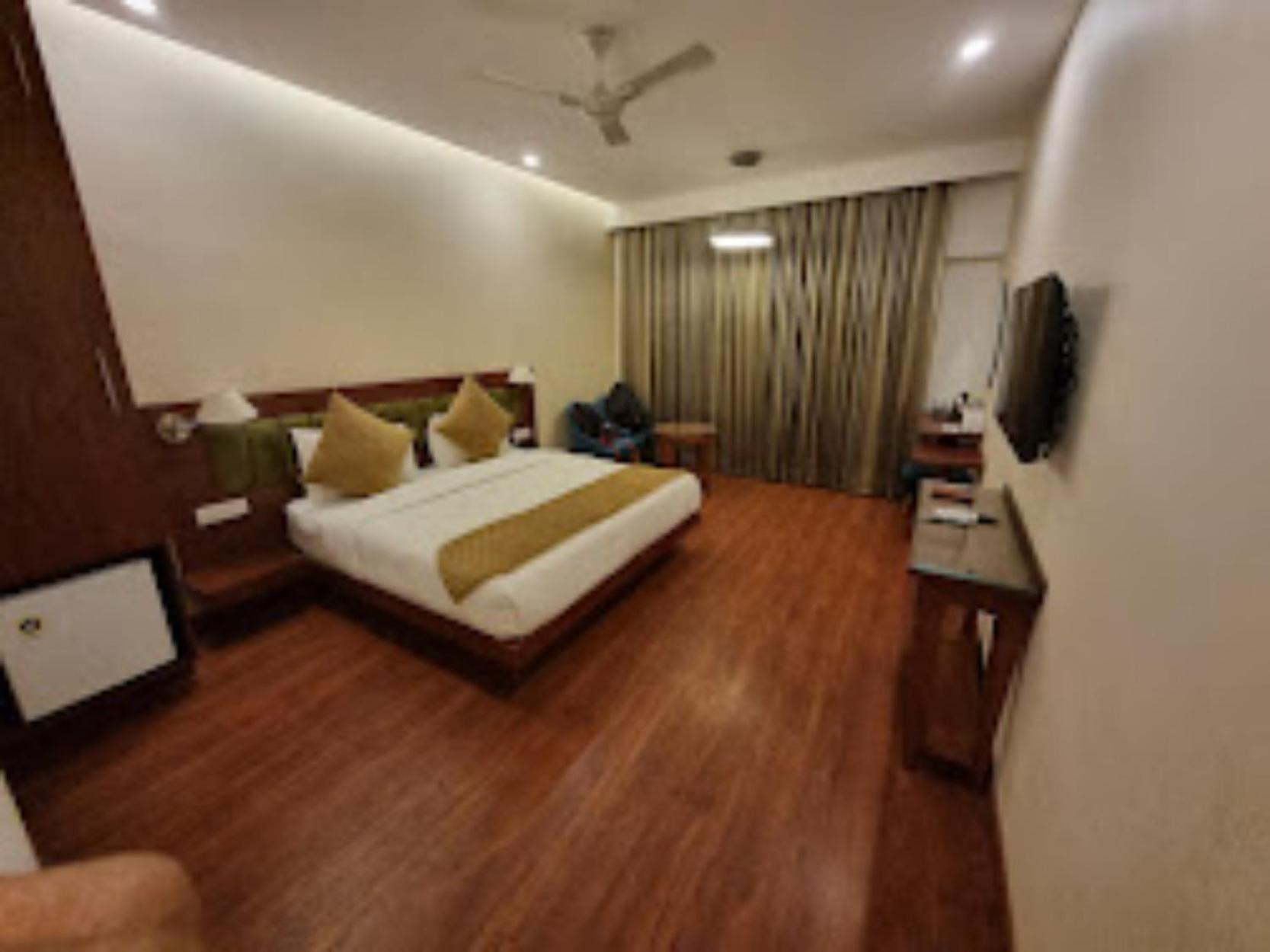 Hotel Punjab , Saharanpur Bagian luar foto