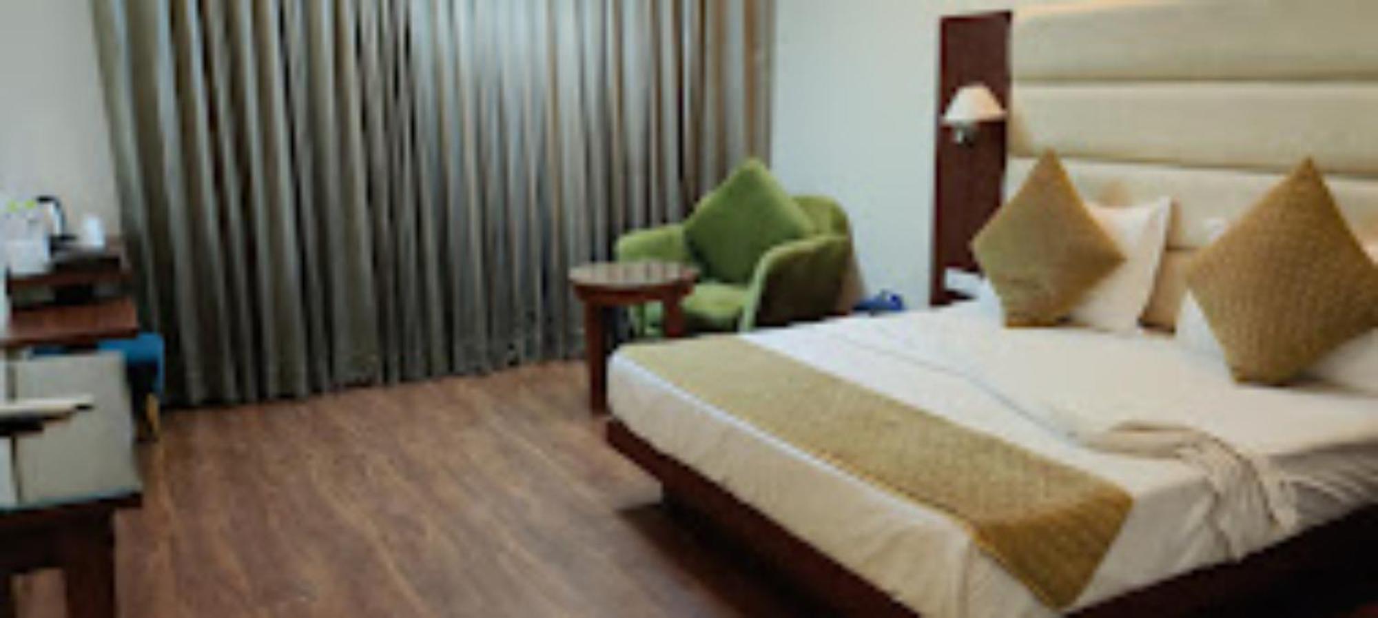 Hotel Punjab , Saharanpur Bagian luar foto